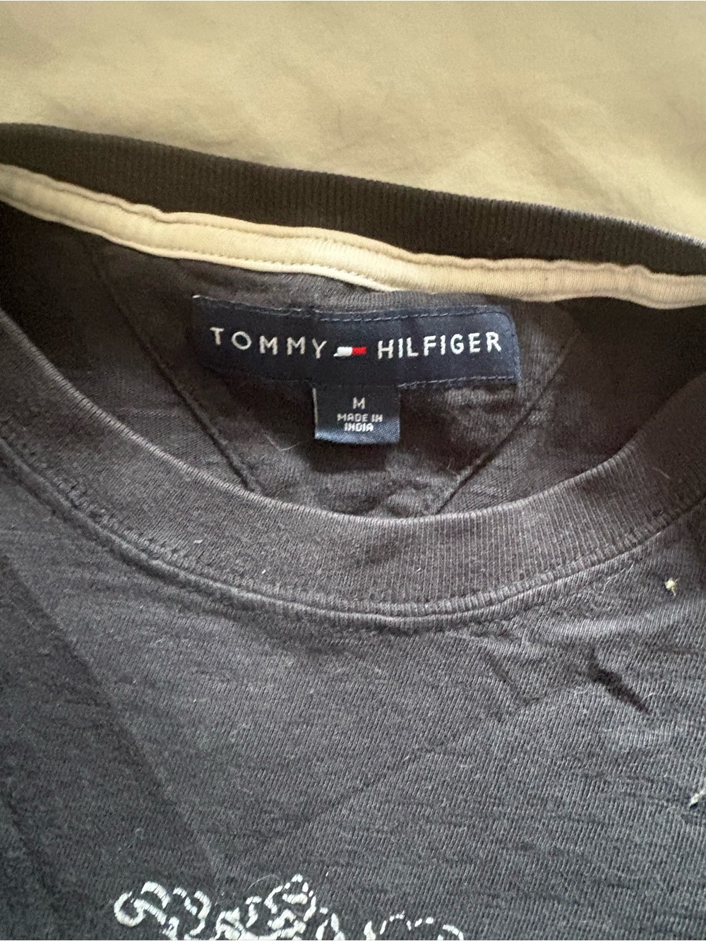 Tommy Hilfiger Black Short-Sleeve Tee with White Crest Graphic - Picture 5 of 7